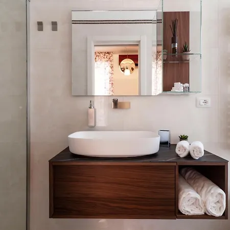 ゲストハウス Moma ナポリ